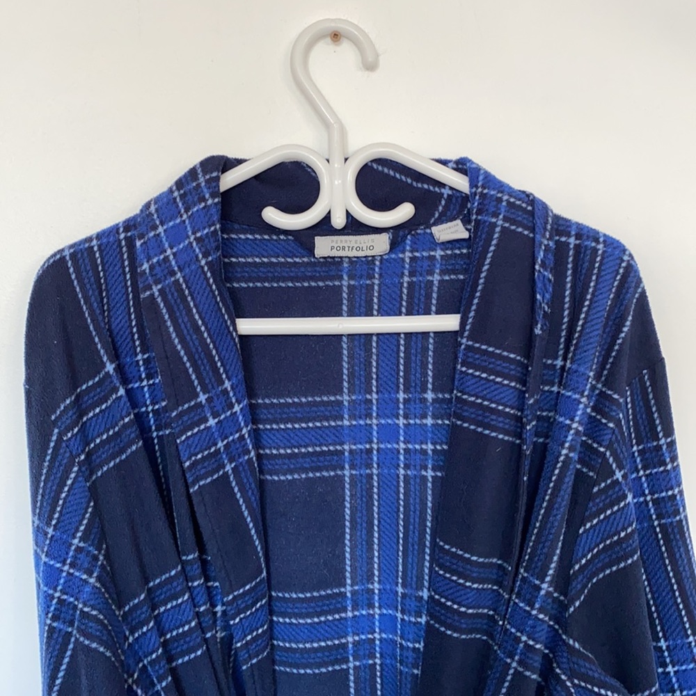 Perry Ellis Men’s Robe - Picture 2 of 6